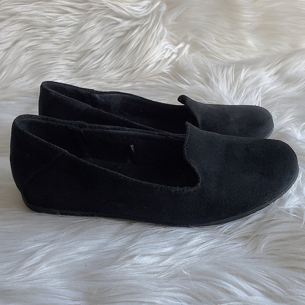 Baretraps Women's Black Suede Slip On Round Toe Flat Shoes SZ 6.5